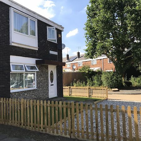 4 Bed House Next To Basildon Town Centre Villa Exterior photo